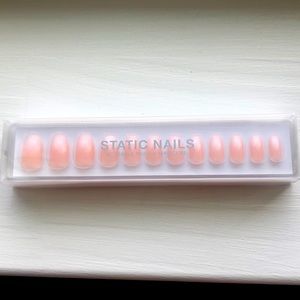 Static Nails